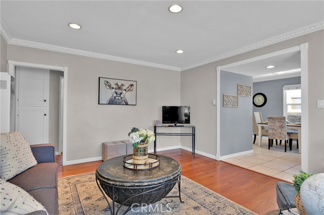 Detail Gallery Image 7 of 28 For 6107 Del Amo Bld, Lakewood,  CA 90713 - 4 Beds | 3 Baths