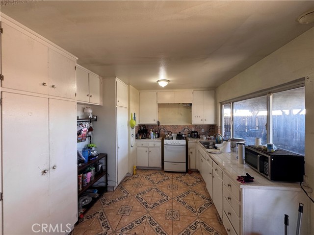 Detail Gallery Image 12 of 19 For 761 Arbor Way, Barstow,  CA 92311 - 3 Beds | 2 Baths