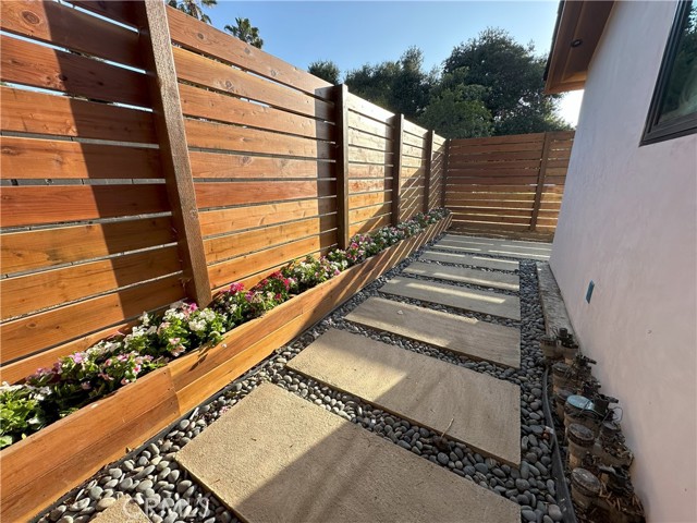 Detail Gallery Image 3 of 11 For 6701 Andasol Ave, Lake Balboa,  CA 91406 - 0 Beds | 1 Baths