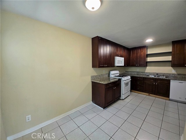 Detail Gallery Image 6 of 17 For 308 N Camellia Ave #B,  Ontario,  CA 91762 - 2 Beds | 1/1 Baths