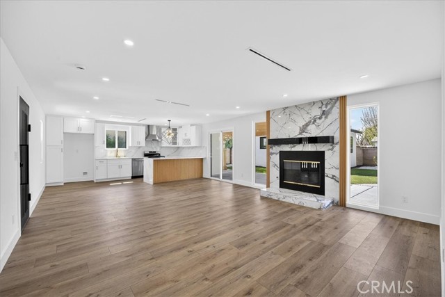 Detail Gallery Image 5 of 49 For 7055 Fallbrook Ave, West Hills,  CA 91307 - 4 Beds | 2 Baths