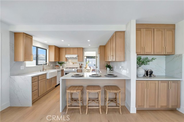 Detail Gallery Image 6 of 49 For 21211 Binghampton Cir, Huntington Beach,  CA 92646 - 4 Beds | 3 Baths