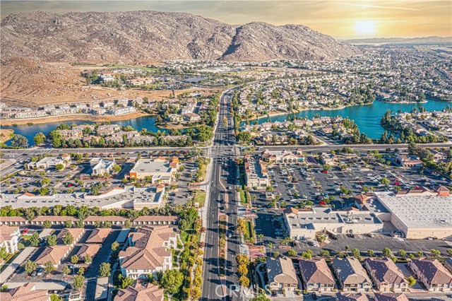 Detail Gallery Image 8 of 53 For 25890 Iris Ave a,  Moreno Valley,  CA 92551 - 2 Beds | 2 Baths