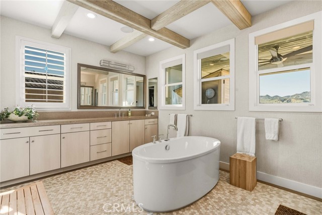 Detail Gallery Image 18 of 49 For 11937 Ancona Way, Porter Ranch,  CA 91326 - 6 Beds | 5/1 Baths