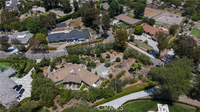 2 Chuckwagon Road, Rolling Hills, California 90274, 3 Bedrooms Bedrooms, ,1 BathroomBathrooms,Residential,For Sale,Chuckwagon,PV25157424