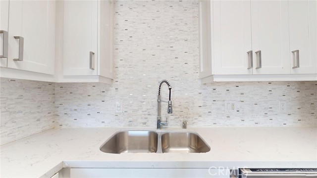 Detail Gallery Image 11 of 30 For 12407 Moorpark #301,  Studio City,  CA 91604 - 2 Beds | 2/1 Baths