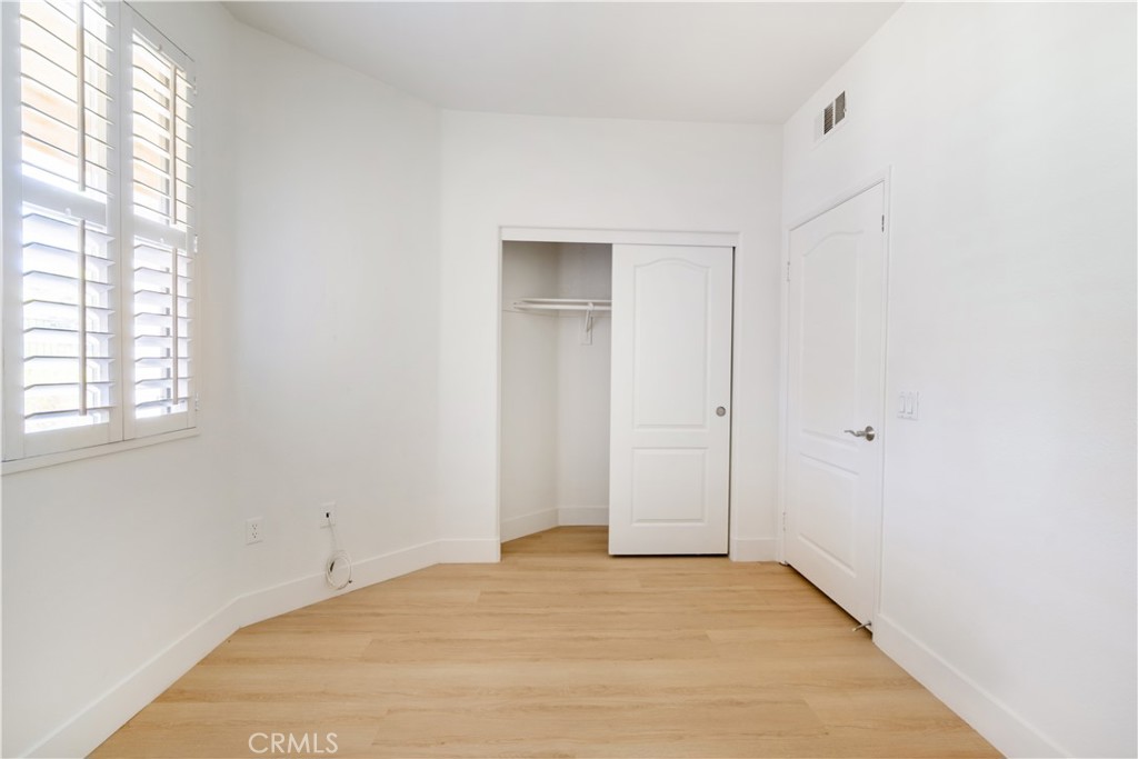 https://media.crmls.org/medias/4bfaf24b-ccda-47c2-9b2c-87d31f2865d1.jpg?preset=X-Large
