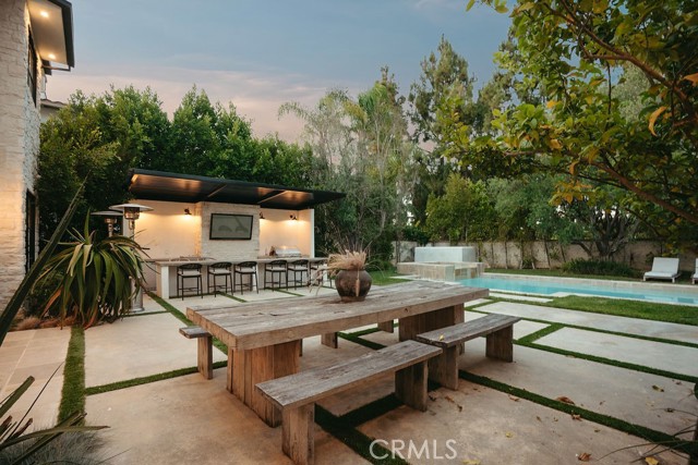 10 Seabluff, Newport Beach CA: https://media.crmls.org/medias/4bfb40e2-2d0a-4b62-a386-8d55486dc117.jpg