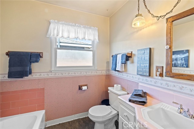 6345 Bigelow Street, Lakewood CA: https://media.crmls.org/medias/4bfc82bd-f35e-4fe2-91b2-8ac7350e4baf.jpg