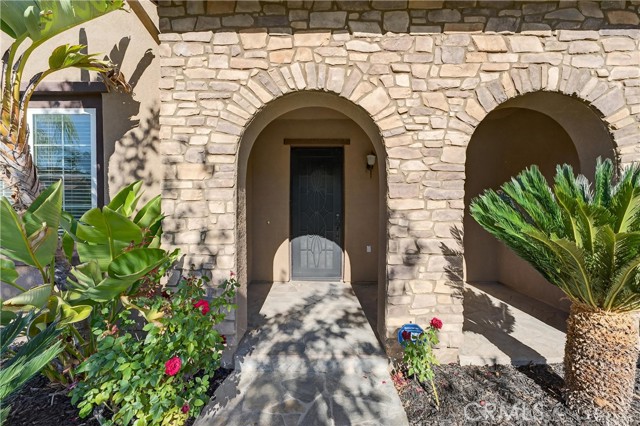 Detail Gallery Image 3 of 30 For 16154 Skyridge Dr, Riverside,  CA 92503 - 5 Beds | 3/1 Baths