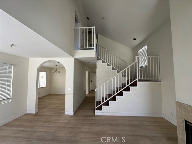 Detail Gallery Image 4 of 20 For 21041 Gault #C,  Canoga Park,  CA 91303 - 3 Beds | 2/1 Baths