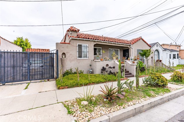 Detail Gallery Image 2 of 18 For 8462 S Denker Ave, Los Angeles,  CA 90047 - 2 Beds | 2 Baths