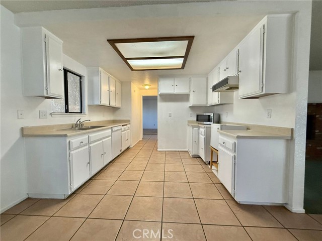 12787 Algonquin Road, Apple Valley CA: https://media.crmls.org/medias/4bfe81af-5735-48d1-ab4b-516ccbf02964.jpg