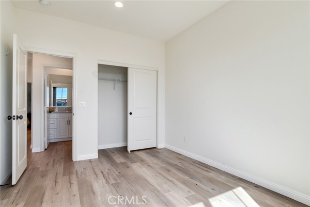 2888 E Berry Loop Privado, Ontario CA: https://media.crmls.org/medias/4bff22b1-8651-41c3-8993-c9f176a69963.jpg