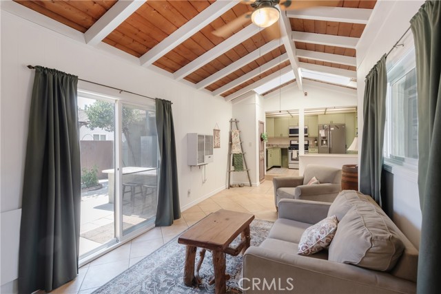 1004 Firmona Avenue, Redondo Beach CA: https://media.crmls.org/medias/4bffb0c4-59a2-4b6b-920f-e81e8efa137d.jpg