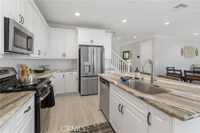 Detail Gallery Image 9 of 48 For 3056 Eveningcloud St, Hemet,  CA 92543 - 3 Beds | 2/1 Baths