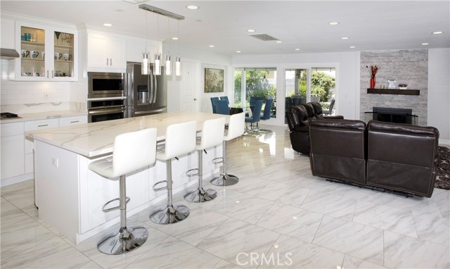 Detail Gallery Image 2 of 30 For 6051 Summerdale Dr, Huntington Beach,  CA 92647 - – Beds | – Baths