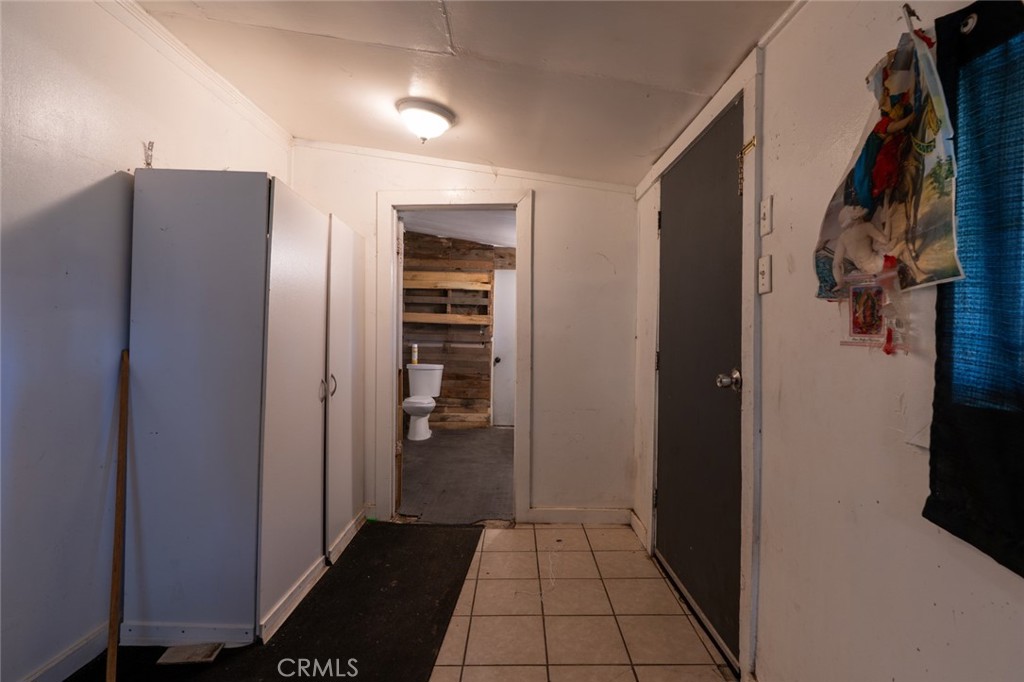 https://media.crmls.org/medias/4c008163-2b59-4199-8bc7-fd3b338d0c10.jpg?preset=X-Large