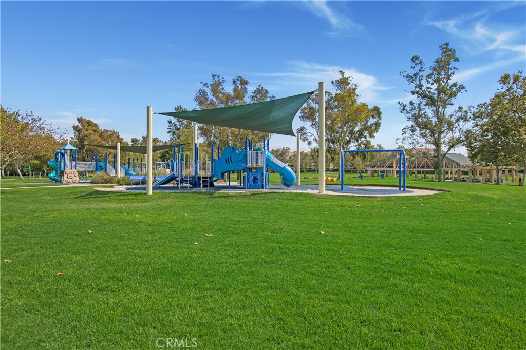 https://media.crmls.org/medias/4c0098cb-5ee9-4413-8428-6bcd725b7d70.jpg?preset=X-Large