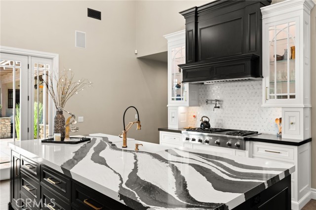 Image 28 of 72 For 1688 Dwight  