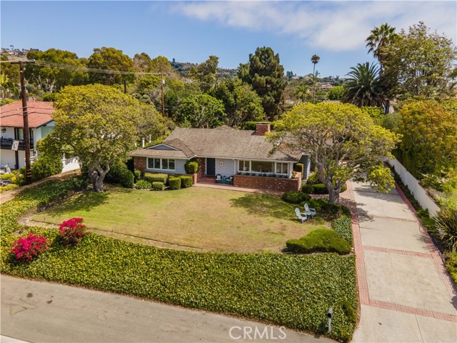 408 Avenida Mirola, Palos Verdes Estates, California 90274, 4 Bedrooms Bedrooms, ,2 BathroomsBathrooms,Residential,Sold,Avenida Mirola,PV22182462