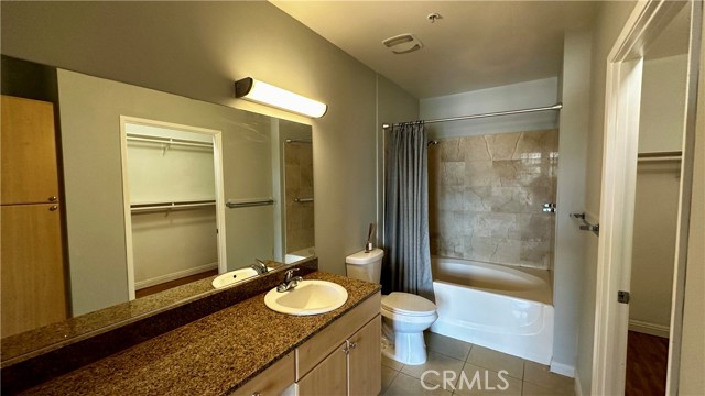388 E Ocean Boulevard, Long Beach CA: https://media.crmls.org/medias/4c01f186-e0b8-49ea-89cb-a8d162b01d17.jpg