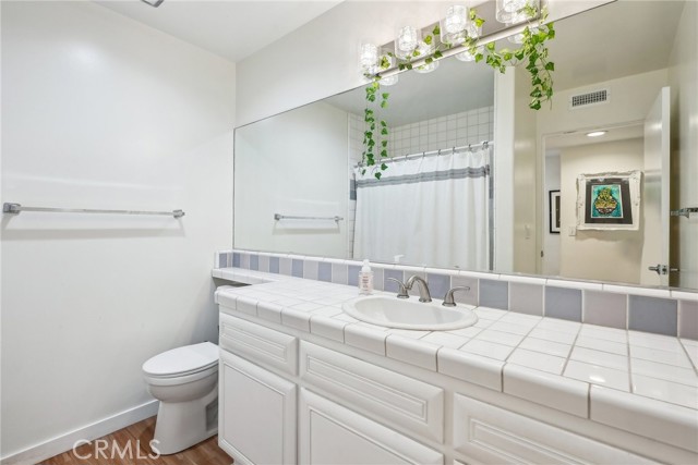 Detail Gallery Image 28 of 46 For 221 S Francisca Ave Unit a,  Redondo Beach,  CA 90277 - 3 Beds | 2/1 Baths