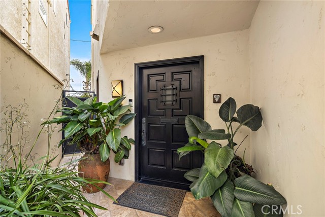 159 Angelo Walk, Long Beach CA: https://media.crmls.org/medias/4c02a7e7-52c5-4f37-85c5-4f5c1fb5a5bf.jpg