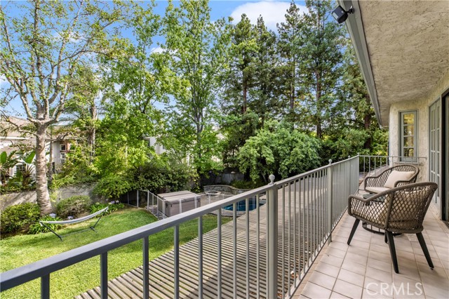 6032 County Oak Road, Woodland Hills CA: https://media.crmls.org/medias/4c03fb87-16f9-41f1-bc8c-eb59868f0c89.jpg