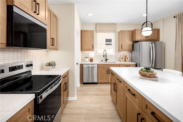 Detail Gallery Image 2 of 22 For 30608 Paul Ln, Winchester,  CA 92596 - 4 Beds | 3 Baths