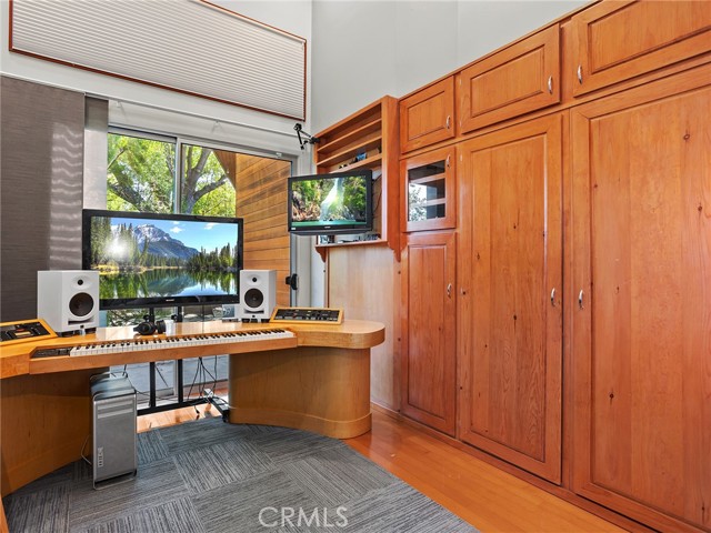 5762 Andasol Avenue, Encino CA: https://media.crmls.org/medias/4c04e3b9-aa25-4d22-9916-22b1624aec1d.jpg