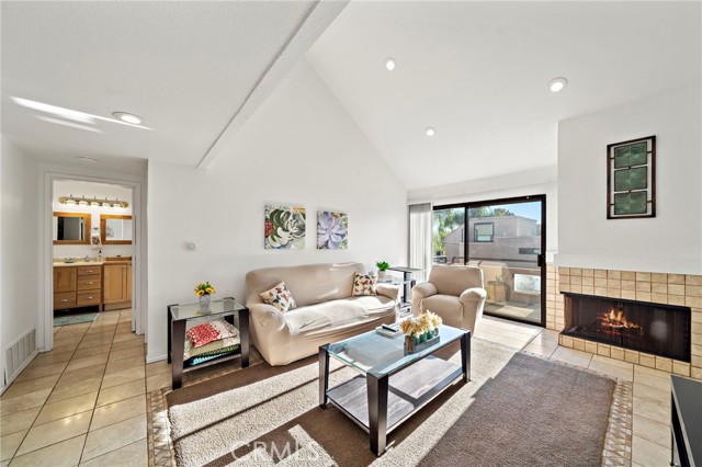 25761 Le Parc, Lake Forest CA: https://media.crmls.org/medias/4c052a6c-51c0-49c4-8d15-8f1035118107.jpg