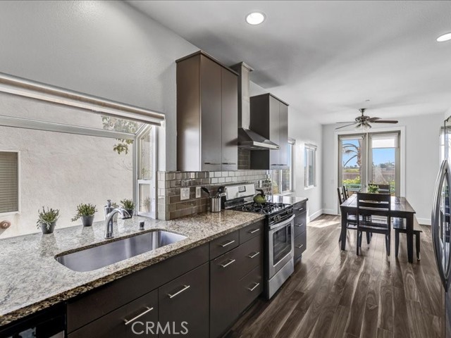 3405 S El Camino Real, San Clemente CA: https://media.crmls.org/medias/4c058fc5-291a-47c5-bd31-a784d1913214.jpg