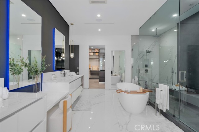 Detail Gallery Image 34 of 59 For 15231 Greenleaf St, Sherman Oaks,  CA 91403 - 6 Beds | 7/1 Baths