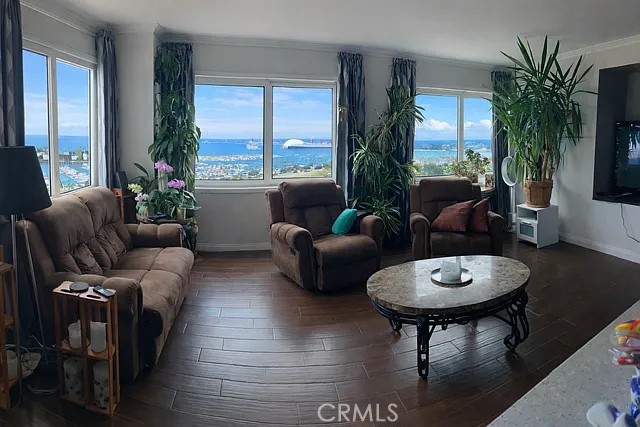 https://media.crmls.org/medias/4c06c4f8-ed23-4335-b322-92048165dbe8.jpg?preset=X-Large