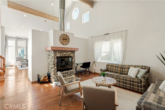 Detail Gallery Image 7 of 49 For 30191 Enchanted Way, Running Springs,  CA 92382 - 3 Beds | 3 Baths