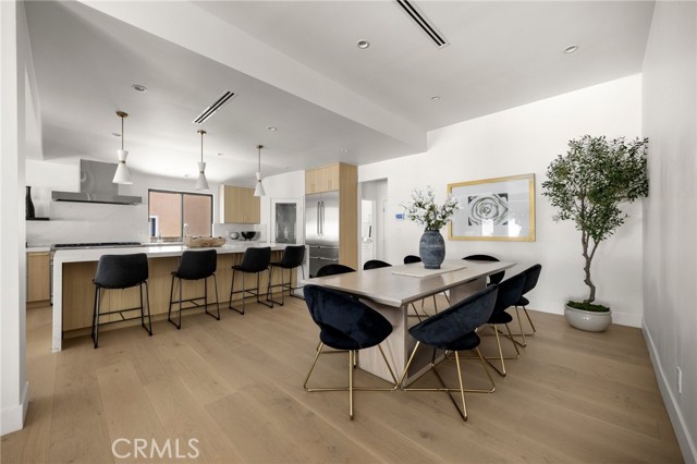 Detail Gallery Image 5 of 27 For 5100 Orrville Ave, Woodland Hills,  CA 91367 - 4 Beds | 3 Baths