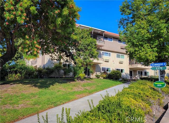 Detail Gallery Image 1 of 27 For 2370 via Mariposa 1h,  Laguna Woods,  CA 92637 - 2 Beds | 2 Baths