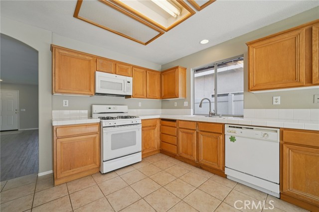 Detail Gallery Image 8 of 38 For 32255 Corte Illora, Temecula,  CA 92592 - 3 Beds | 2 Baths