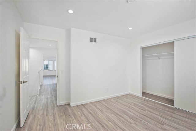 20227 Elkwood Street, Winnetka CA: https://media.crmls.org/medias/4c075f13-1978-44b9-94e8-51a98403b7bd.jpg