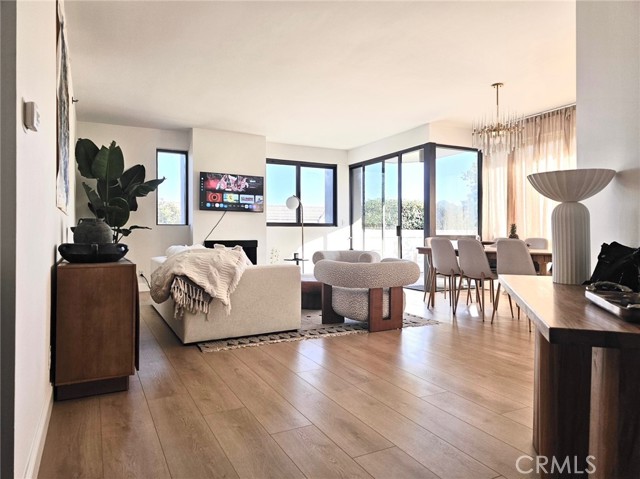 Detail Gallery Image 5 of 18 For 222 Monterey Rd #104,  Glendale,  CA 91206 - 2 Beds | 2/1 Baths