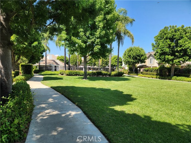 Detail Gallery Image 4 of 7 For 2720 E Walnut Ave #1,  Orange,  CA 92867 - 3 Beds | 2 Baths