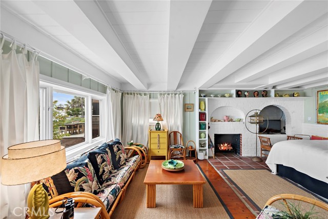 31925 S COAST Highway, Laguna Beach CA: https://media.crmls.org/medias/4c0917c8-6bb0-4c13-96a6-3fdbedd642b3.jpg