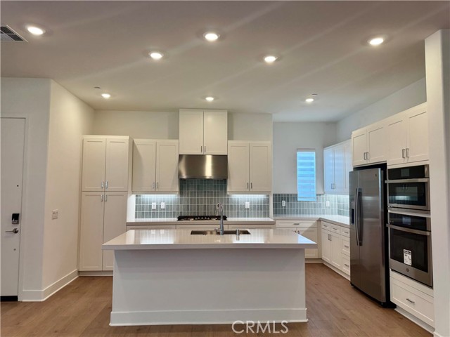 Detail Gallery Image 5 of 18 For 182 Proctor, Irvine,  CA 92618 - 3 Beds | 2 Baths