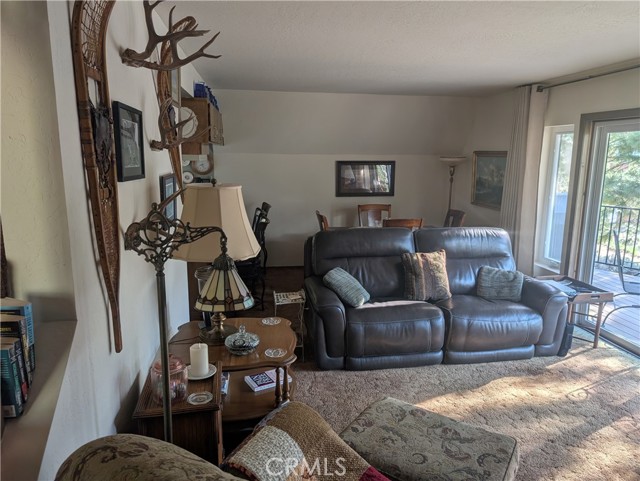 Detail Gallery Image 6 of 44 For 31 Matterhorn Dr, Bridgeport,  CA 93517 - 3 Beds | 2 Baths