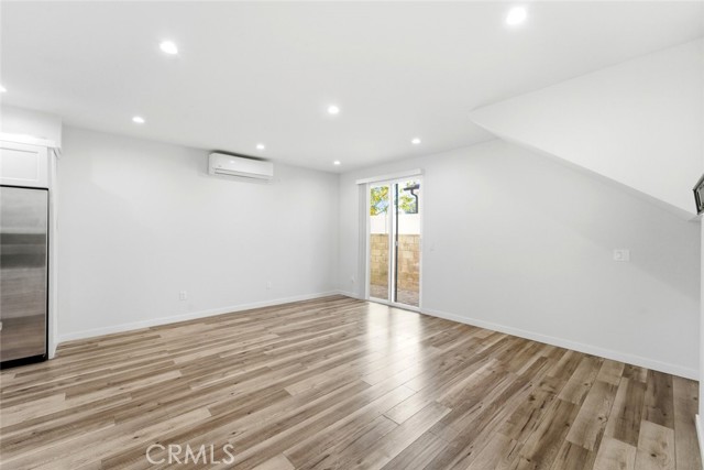 Detail Gallery Image 19 of 49 For 15944 Valerio St, Van Nuys,  CA 91406 - 7 Beds | 5 Baths