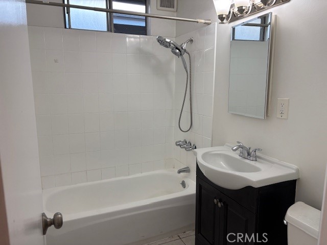 13805 Cerise Ave, Hawthorne CA: https://media.crmls.org/medias/4c0be25e-fa58-4cb5-8ae5-a673c37b14ac.jpg