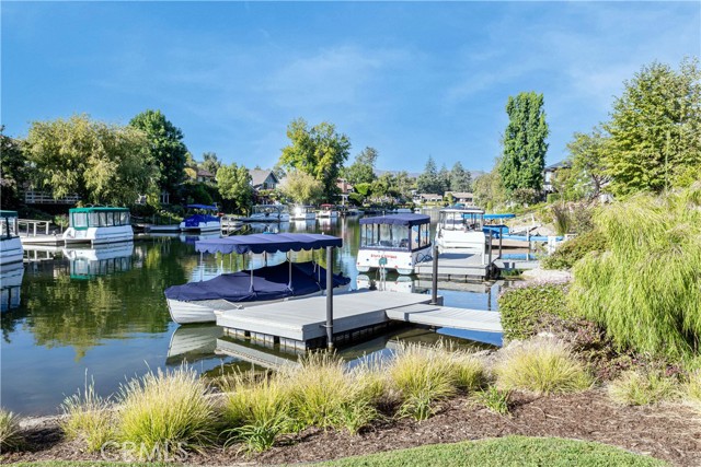 1575 La Venta Drive, Westlake Village CA: https://media.crmls.org/medias/4c0be8d3-5910-4ef7-83aa-6f4375e35572.jpg