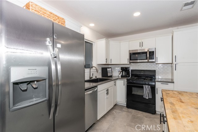 Detail Gallery Image 8 of 18 For 2003 Green Brook, Paso Robles,  CA 93446 - 3 Beds | 2 Baths
