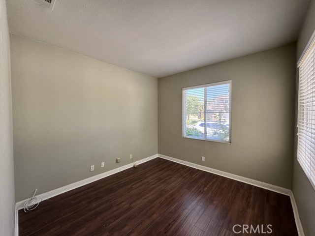 https://media.crmls.org/medias/4c0d13e1-20c8-44b3-85f1-d1cf912523a7.jpg?preset=X-Large